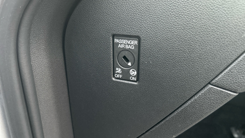 Volkswagen Golf 1.5 TSI 150 Life 5dr Petrol Hatchback